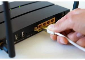 6 surprisingly helpful uses for the USB port on your router