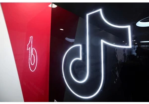 TikTok advises Android users in the US to sideload the app