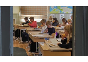 Sweden brings more books and handwriting practice back to its schools (2023)