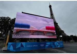  At 767 inches, this is the world's largest mobile LED monitor at almost half the size of a giant IMAX screen 