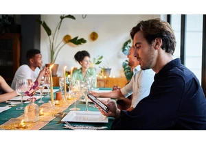 Don't Let Dinner Table Syndrome Ruin Your Gatherings: Tips to Make Your Guests Feel Welcome