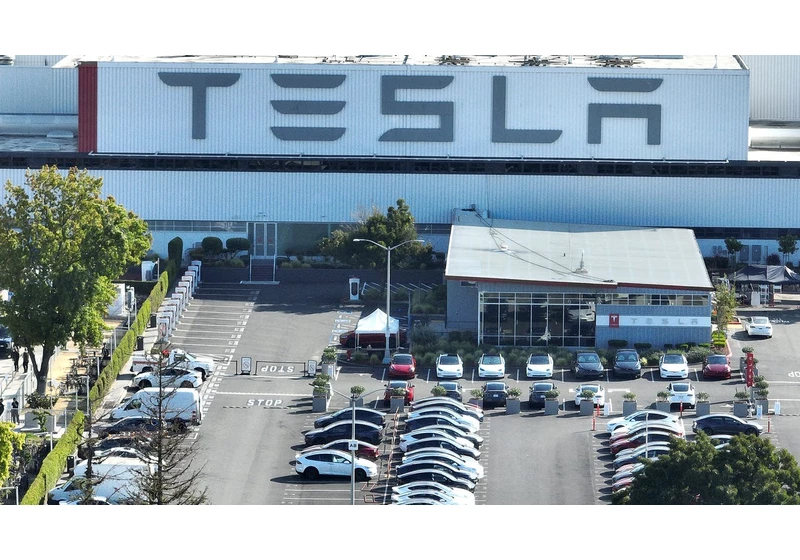 Tesla Quietly Removes All U.S. Job Postings