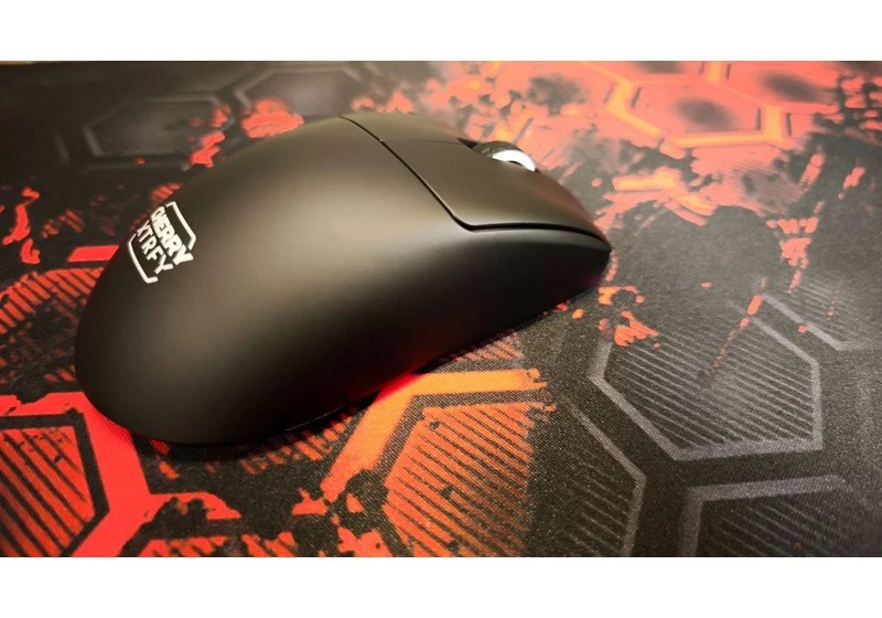  Cherry Xtrfy M68 Pro Wireless Mouse Review 