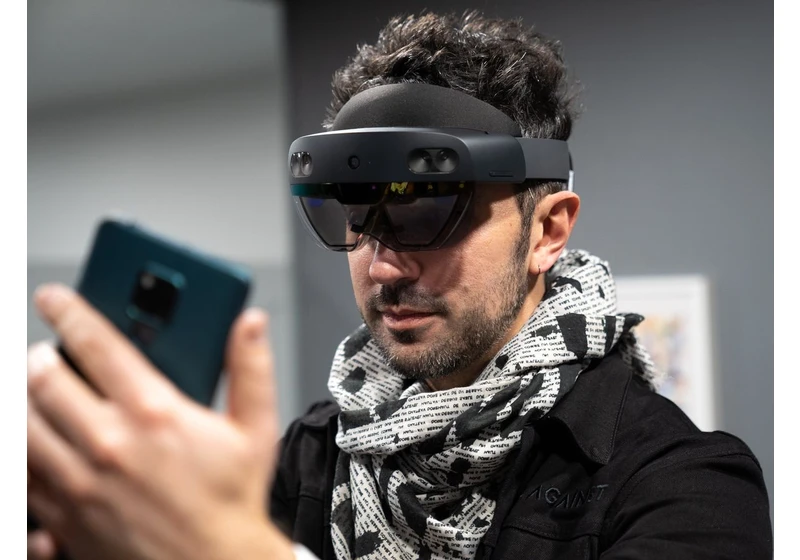  HoloLens 3 is coming, but it has to be a 'meaningful update,' says Microsoft 