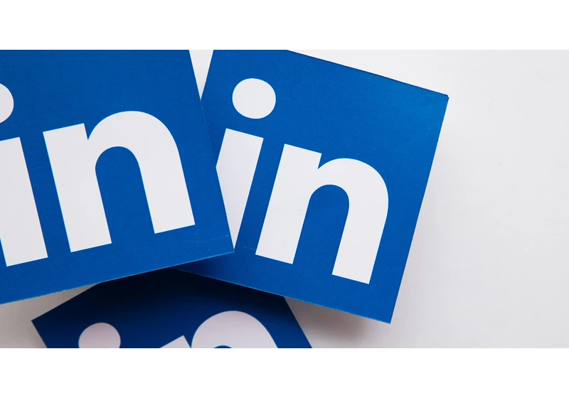 LinkedIn Offers Free Marketing Certification Program via @sejournal, @MattGSouthern