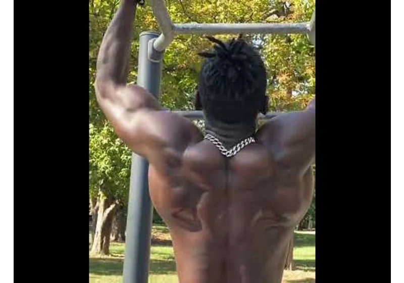 Pull ups will make your BACK BIGGER 💪🏾👍🏾☝🏾#shorts