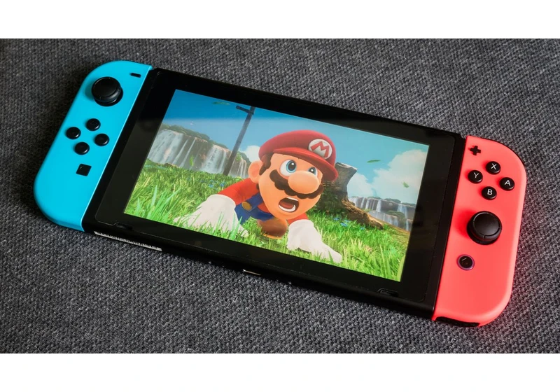  YouTuber seemingly reveals the first hands-on look at the Nintendo Switch 2 and its new magnetic Joy-Cons 