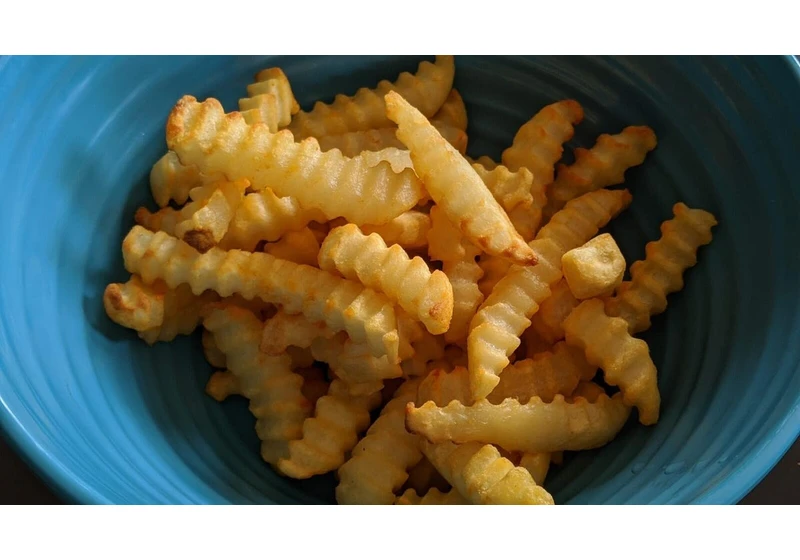 Make the Crispiest Air Fryer French Fries Ever With These 4 Tips