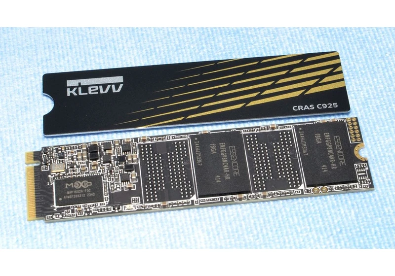  Klevv CRAS C925 SSD Review: Competent but uninspiring 