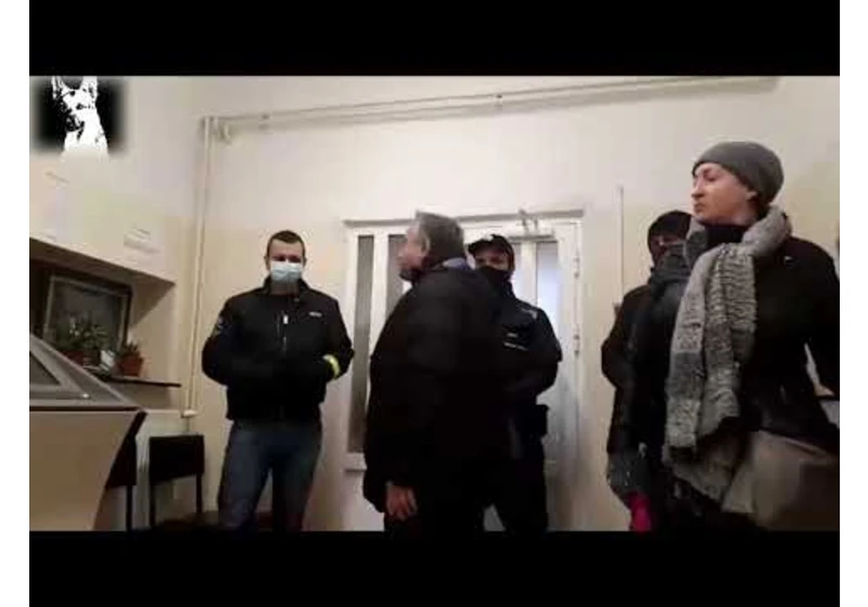 Československo hľádá dezoláta - Faari vs polícia Modra