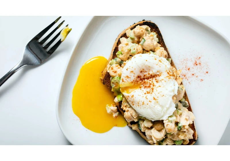 How to Whip Up a Poached Egg in Just 60 Seconds