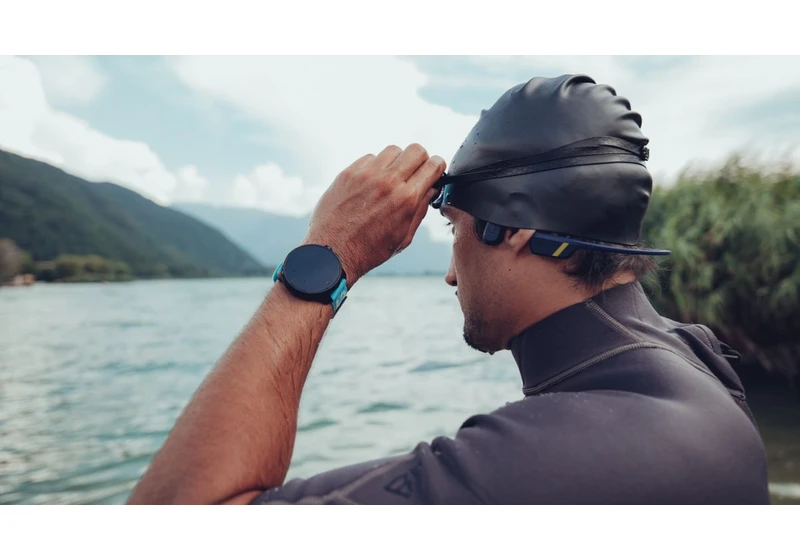  Suunto's new waterproof headphones can store 8,000 songs and use AI to help improve your swim stroke 