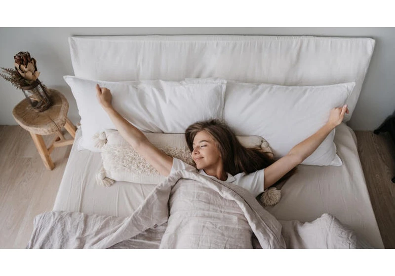 5 Simple New Year's Resolutions That Could Fix Your Sleep Quality in 2025