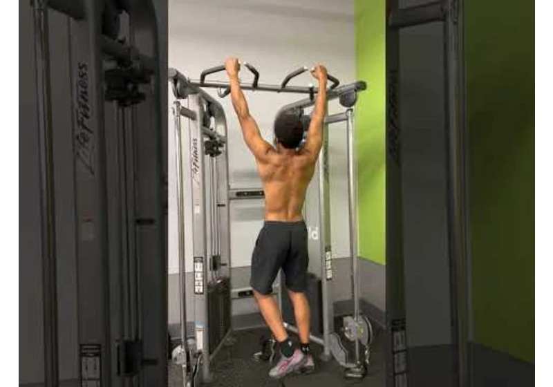 PULL UPS will have your back looking CRAZY #shorts