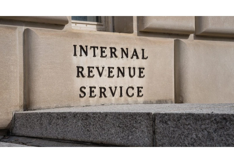 No, Trump's IRS Hiring Freeze Won't Slow Down Your Taxes, but the Way You File Might