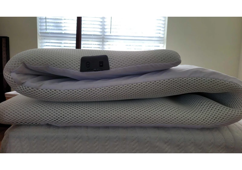 I Used This Weird Mattress Pad to Fix My Sleep Schedule. Here's How