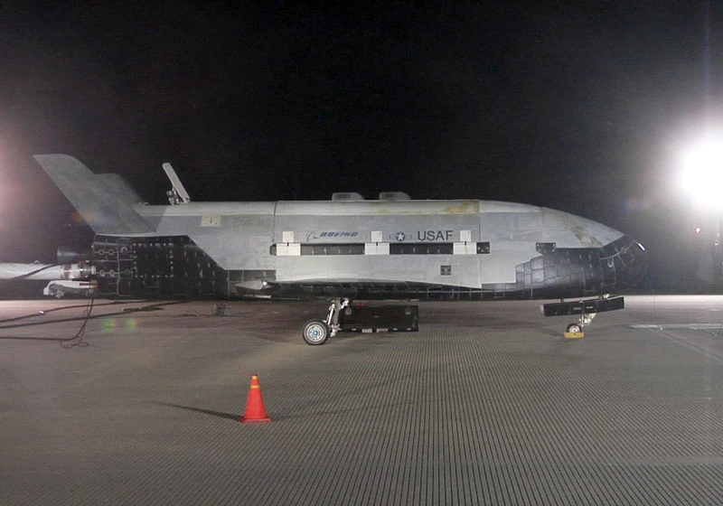 The X-37B Space Plane of Mystery Returns to Earth After 14-Month Sojourn