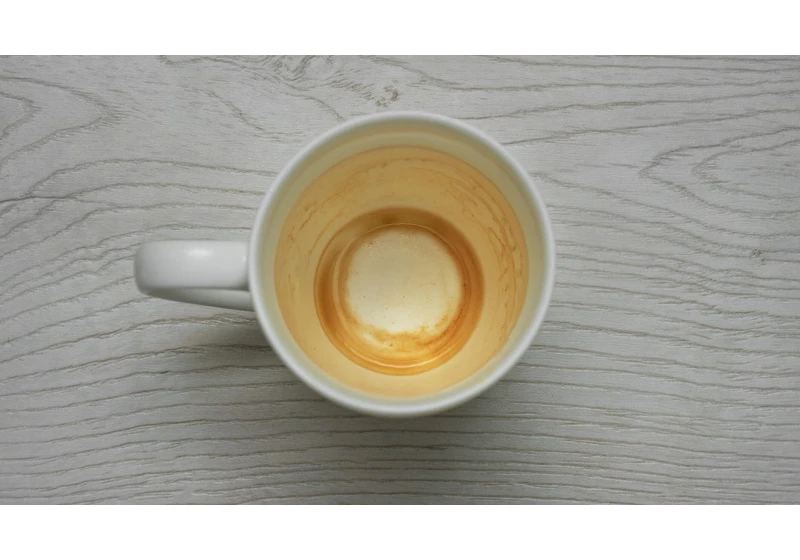 Tips for Removing Coffee and Tea Stains From Your Mugs