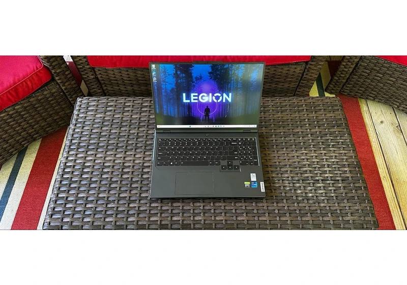  Lenovo Legion Pro 5i (Gen 8): Value-Priced Gaming Workhorse 