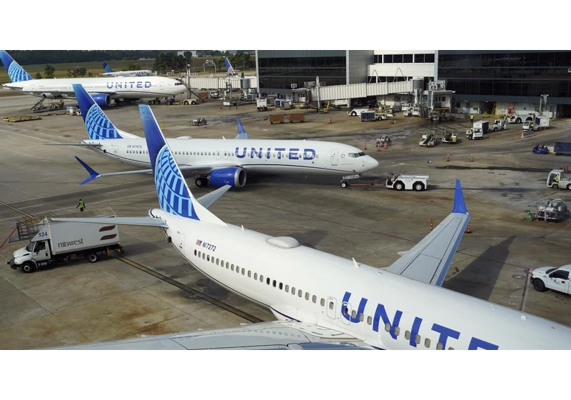 United Airlines briefly grounded all flights due to a 'computer issue'