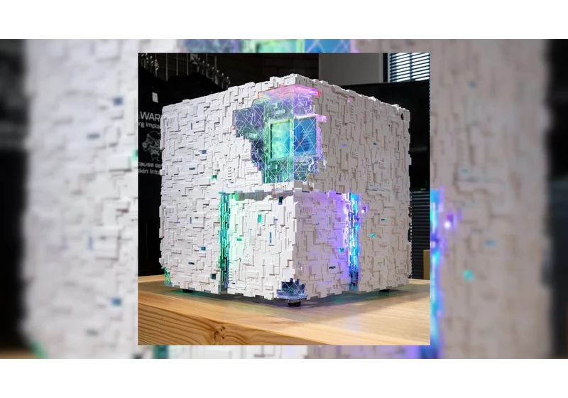  Snow White Borg Cube Is Ready To Assimilate Your Desktop 