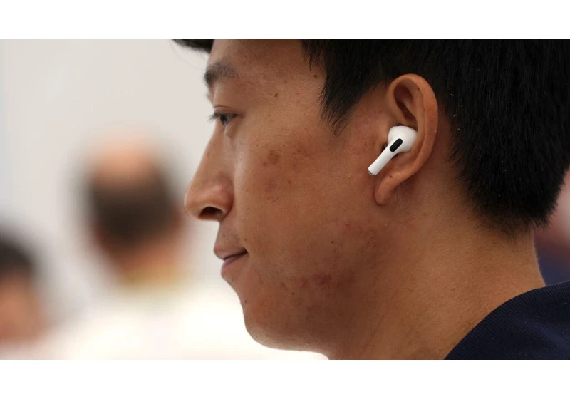 Apple Reportedly Planning AirPods That Can Translate Languages Live