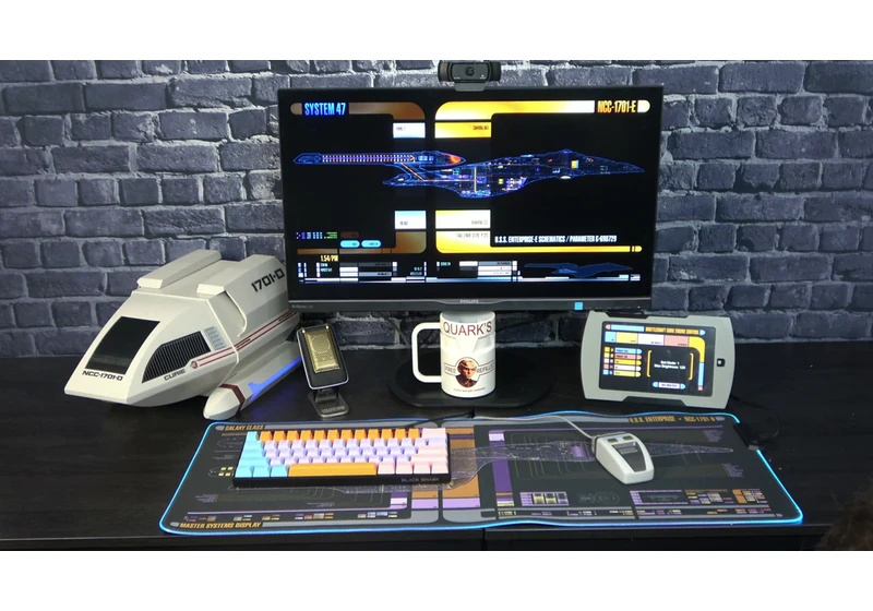  Enterprising Maker Creates Custom Star Trek PC Case 