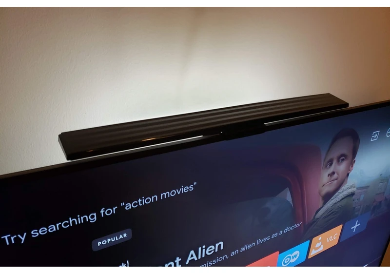 GE Enlighten HD Antenna with Bias LED Lighting review: A  Jack of two trades 