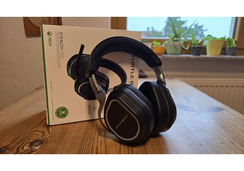  Okay, this is the BEST Black Friday Xbox headset deal I've found so far — and this brand new headset only came out a few weeks ago 