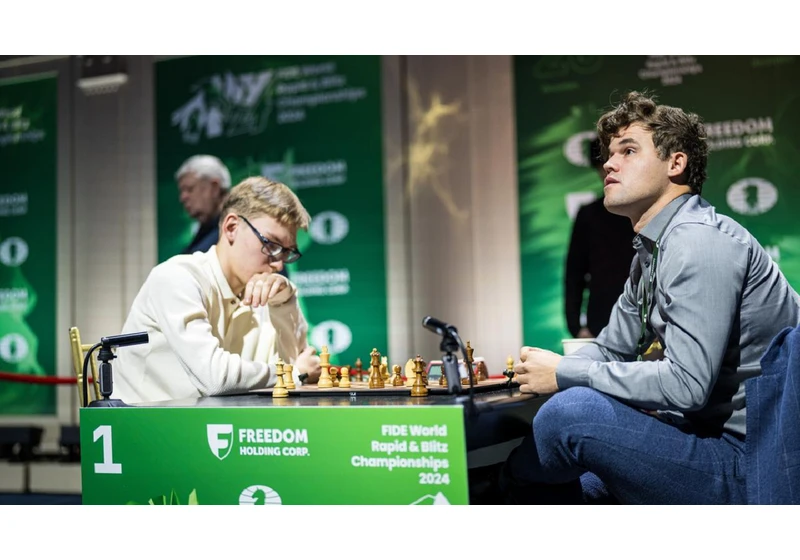 Carlsen Disqualified from World Rapid and Blitz Championship for Wearing Jeans