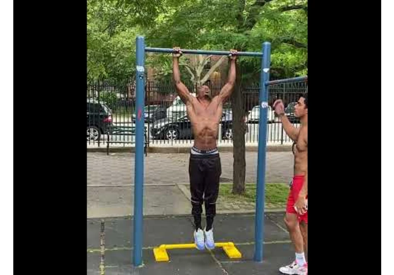 Pull ups are the Ultimate Upper Body Exercise for building muscle and strength 👍🏾💪🏾 #shorts