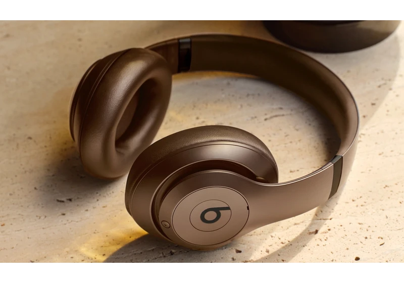 There’s still nearly 50% off these Apple Beats Pro headphones after Cyber Monday