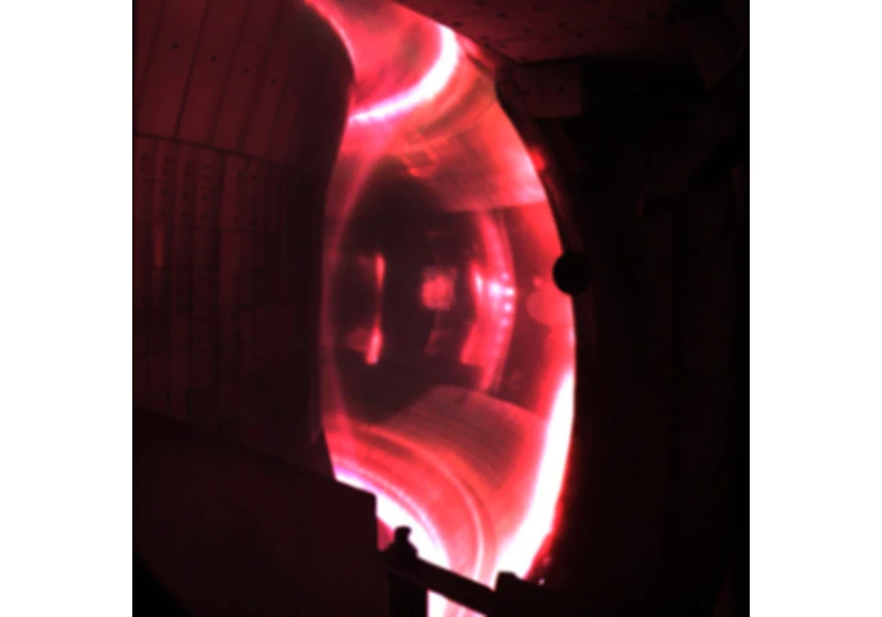 Čínský tokamak EAST dosáhl nového fúzního rekordu