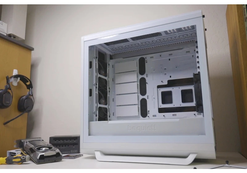 No sacrifices necessary: Be Quiet's Silent Base 802 has plenty of room for all your components