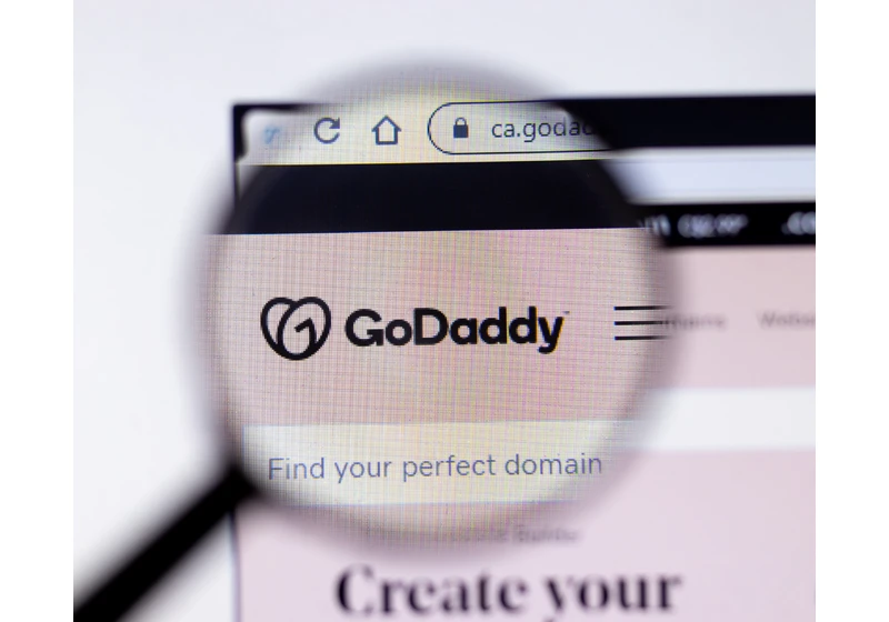 Google Teams Up With GoDaddy via @sejournal, @RebekahDunne