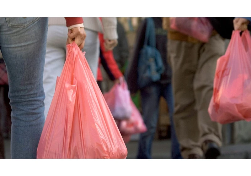 California's Plastic Bag Ban Is Growing: Here's What You Need to Know