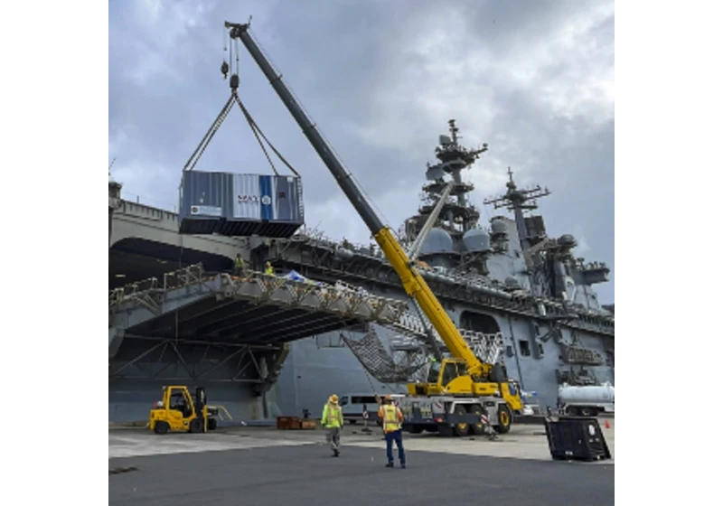 Výsadková loď USS Essex testuje palubní 3D tiskárnu na součástky