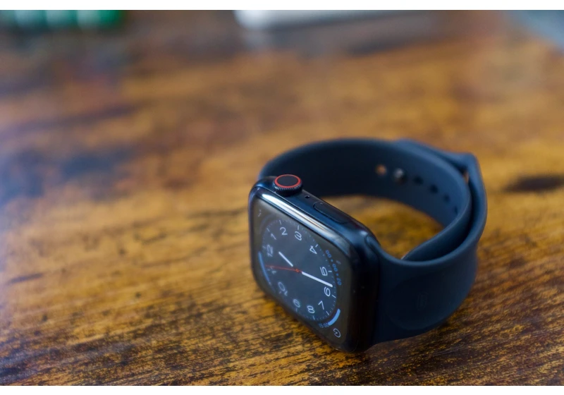 Apple Watch SE 2 makes an unbeatable Christmas gift at this new low price