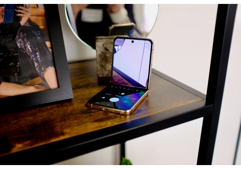 Now's your chance to get Samsung's foldable phone on the cheap