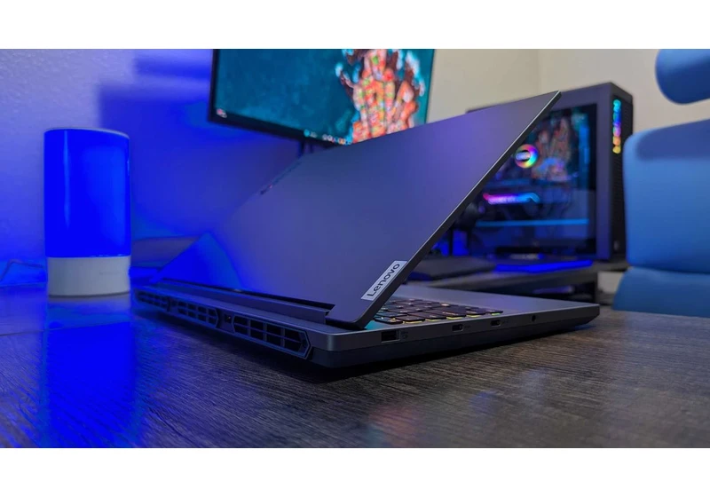  This mid-range gaming laptop feels like the forgotten middle child, and isn't difficult to understand why 