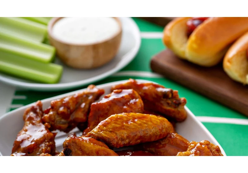 Super Bowl Bites: Try This Buffalo Wing Cooking Hack