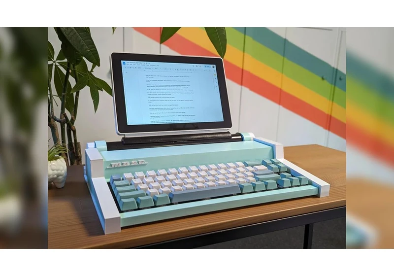  Retro Inspired Raspberry Pi Writing Computer Aims to Reduce Procrastination 