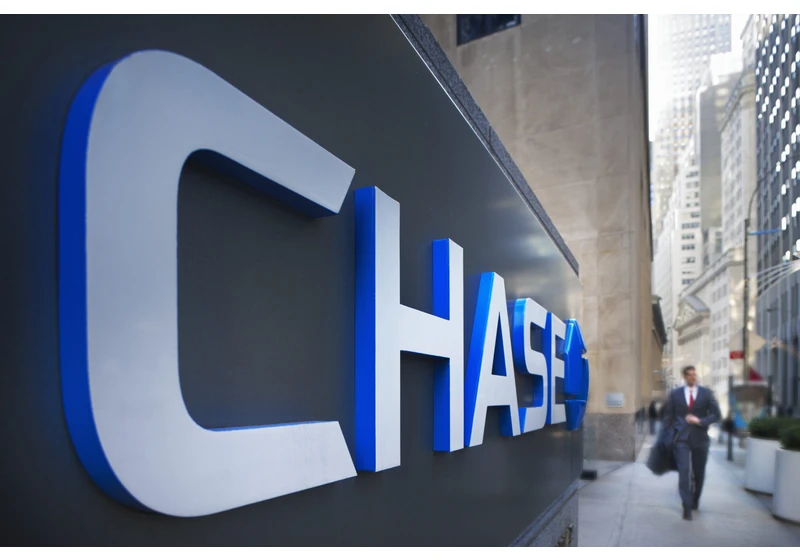 The Chase Bank 'Glitch' Won't Make You Rich. It's Illegal