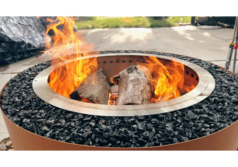 Fall Is Here: 3 Reasons You Need a Smokeless Fire Pit This Season