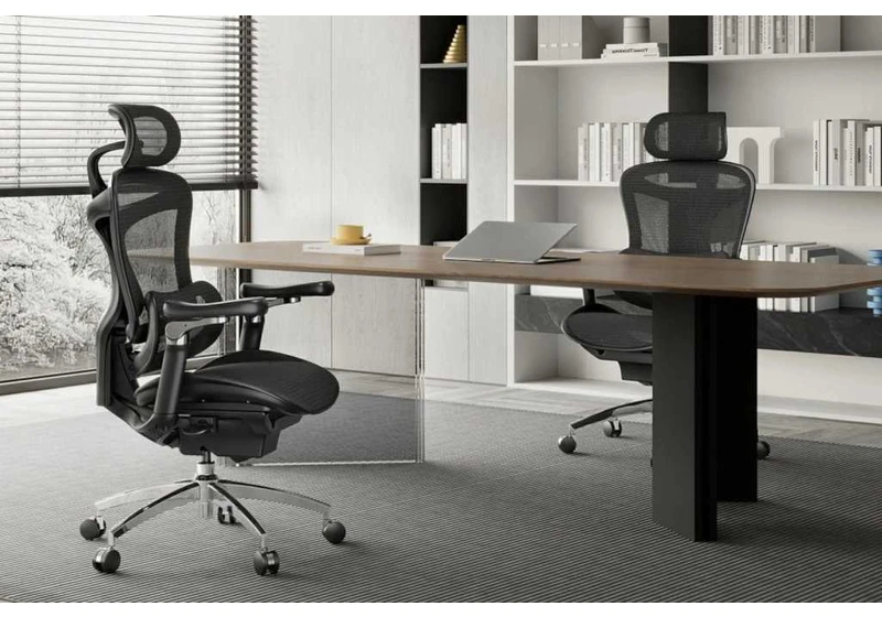 I reluctantly tried a $700 office chair. One feature made me a believer