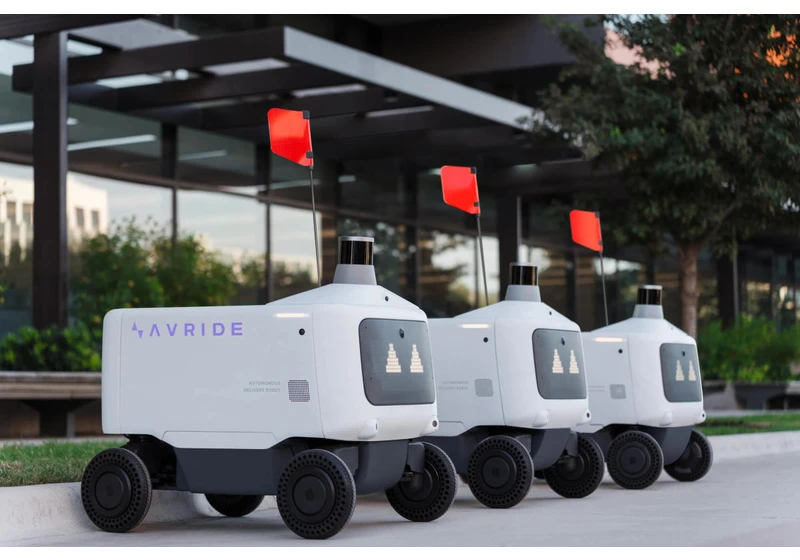 Grubhub is bringing new delivery robots to college campuses