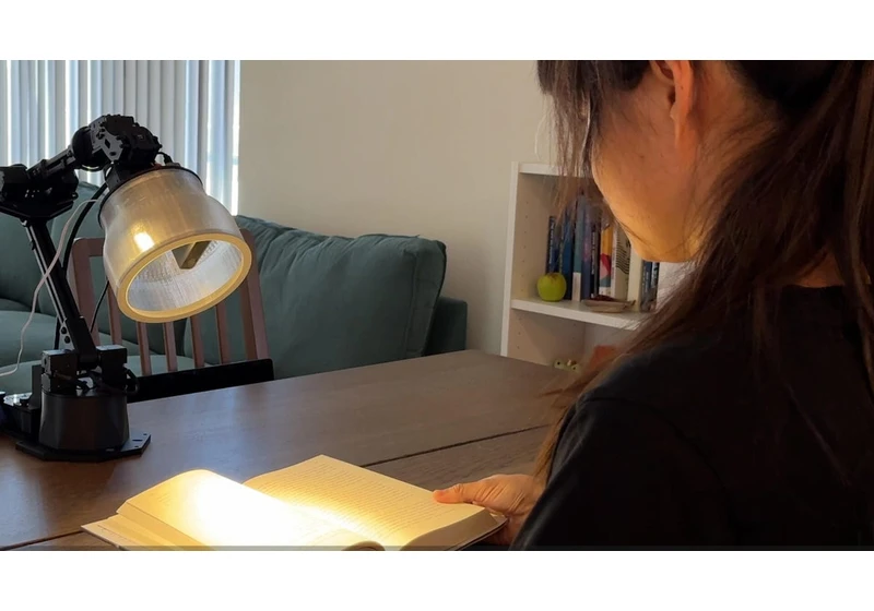 Apple's Pixar-Inspired Lamp Robot Makes Its Debut video