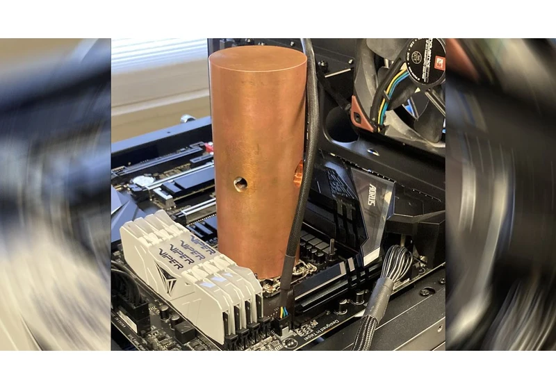  DIYer Passive Cools Core i9 with 8-Pound Copper Block 