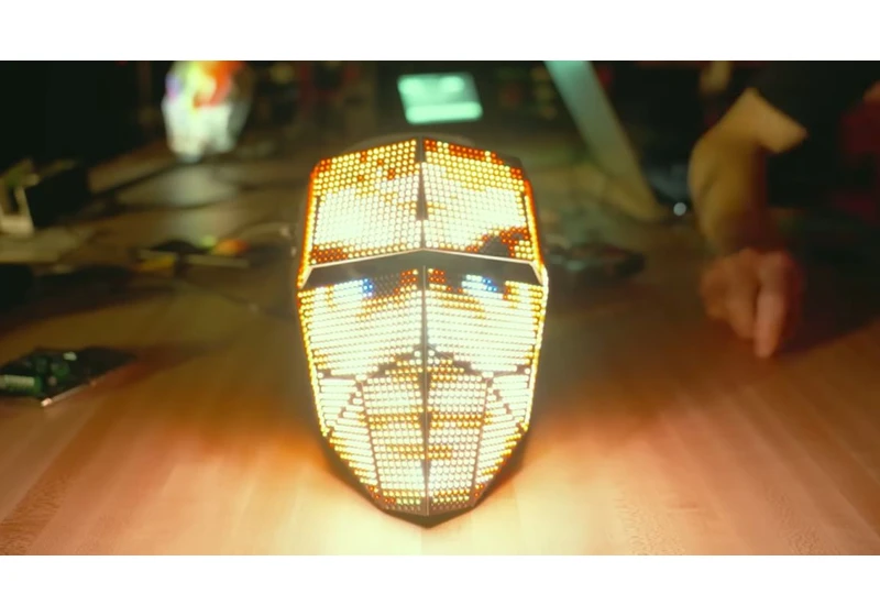  With this Raspberry Pi powered mask you can 'become anyone' hidden behind 2,960 LEDs 